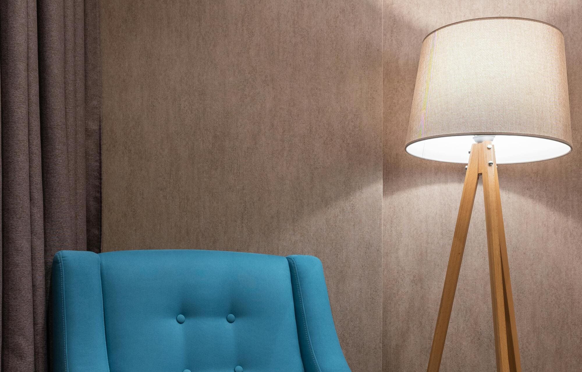 Parati moderni per il soggiorno: idee di design e stile